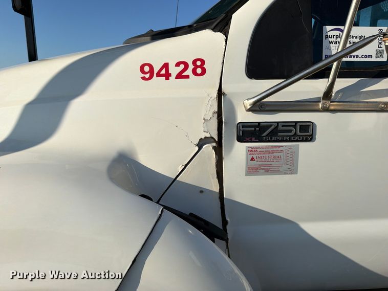 image for item FK5148 2015 Ford F750 forestry bucket truck