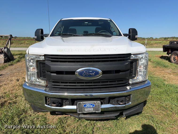 image for item FK5161 2019 Ford F250 Super Duty Ext. Cab pickup truck