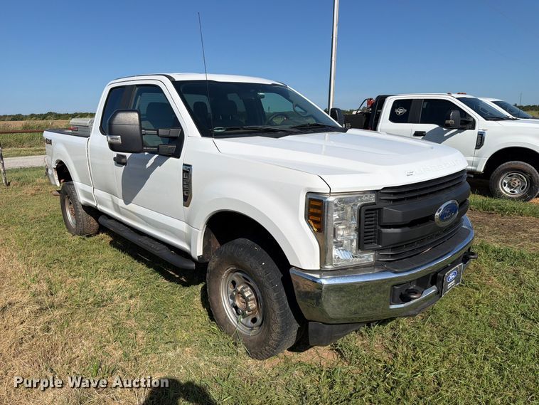 image for item FK5161 2019 Ford F250 Super Duty Ext. Cab pickup truck