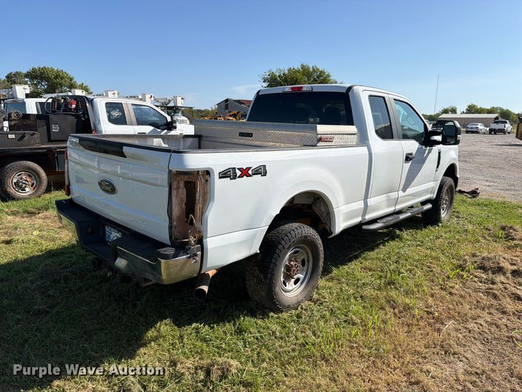 image for item FK5161 2019 Ford F250 Super Duty Ext. Cab pickup truck