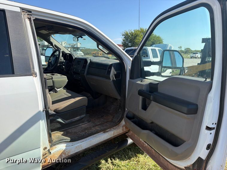 image for item FK5161 2019 Ford F250 Super Duty Ext. Cab pickup truck