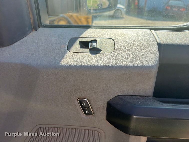 image for item FK5161 2019 Ford F250 Super Duty Ext. Cab pickup truck