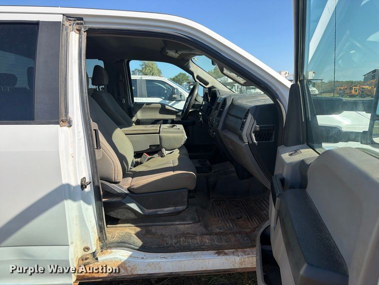 image for item FK5161 2019 Ford F250 Super Duty Ext. Cab pickup truck