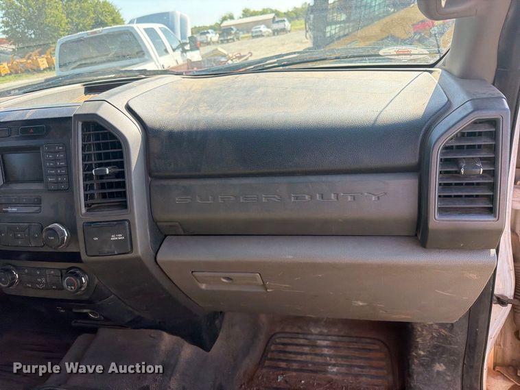 image for item FK5161 2019 Ford F250 Super Duty Ext. Cab pickup truck