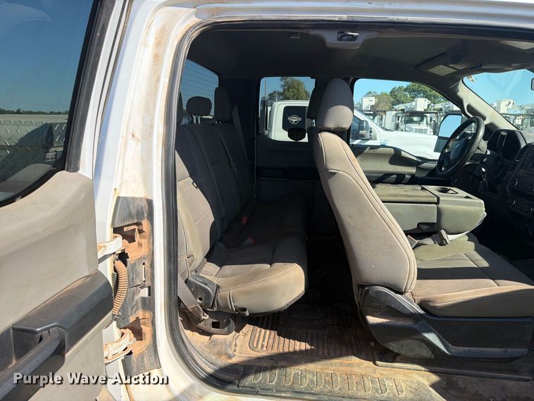 image for item FK5161 2019 Ford F250 Super Duty Ext. Cab pickup truck