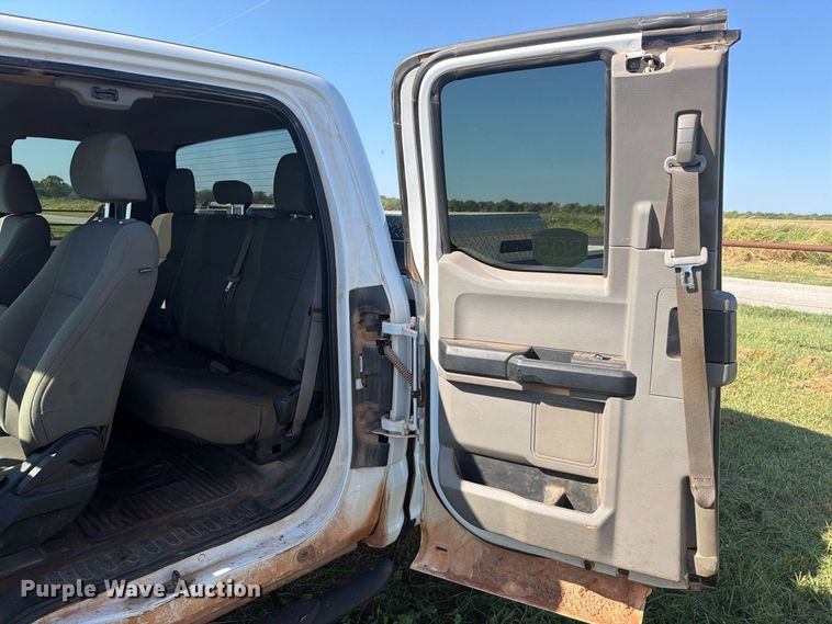 image for item FK5161 2019 Ford F250 Super Duty Ext. Cab pickup truck