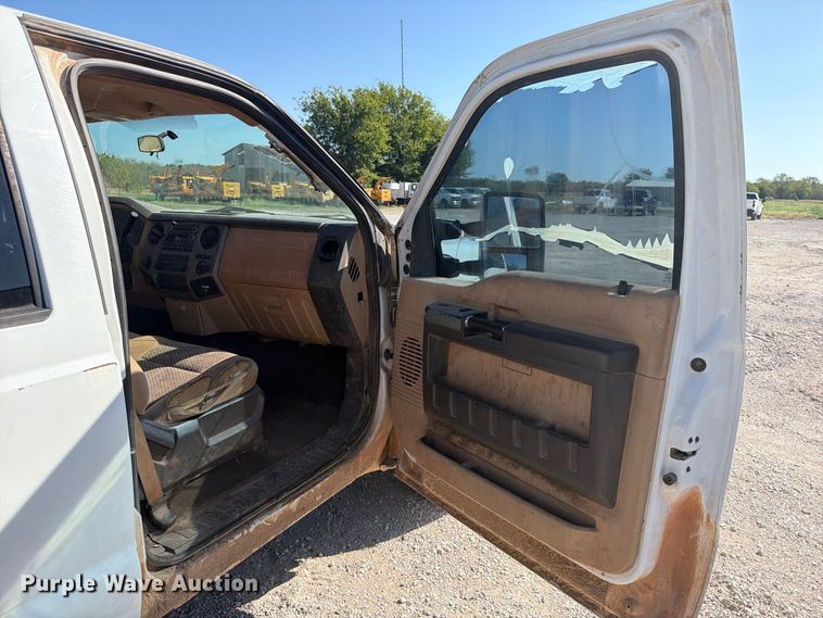 image for item FK5162 2015 Ford F250 Super Duty Crew Cab pickup truck