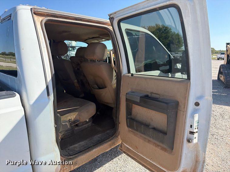 image for item FK5162 2015 Ford F250 Super Duty Crew Cab pickup truck