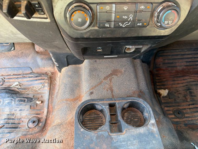 image for item FK5163 2018 Ford F250 Super Duty flatbed pickup truck