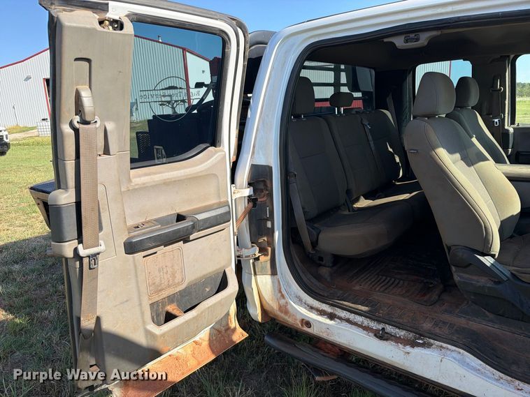 image for item FK5163 2018 Ford F250 Super Duty flatbed pickup truck
