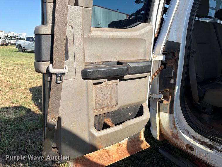 image for item FK5163 2018 Ford F250 Super Duty flatbed pickup truck