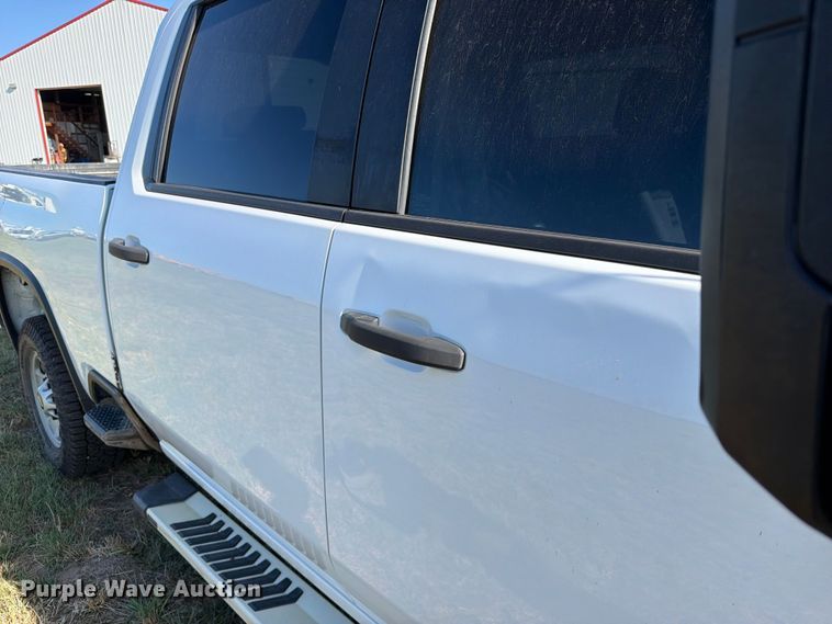 image for item FK5164 2022 Chevrolet Silverado 2500HD Crew Cab pickup truck