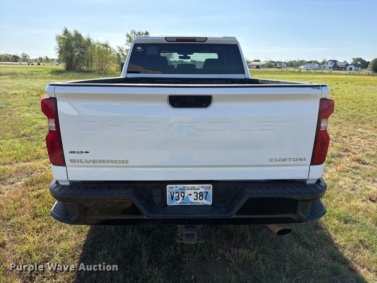 image for item FK5164 2022 Chevrolet Silverado 2500HD Crew Cab pickup truck