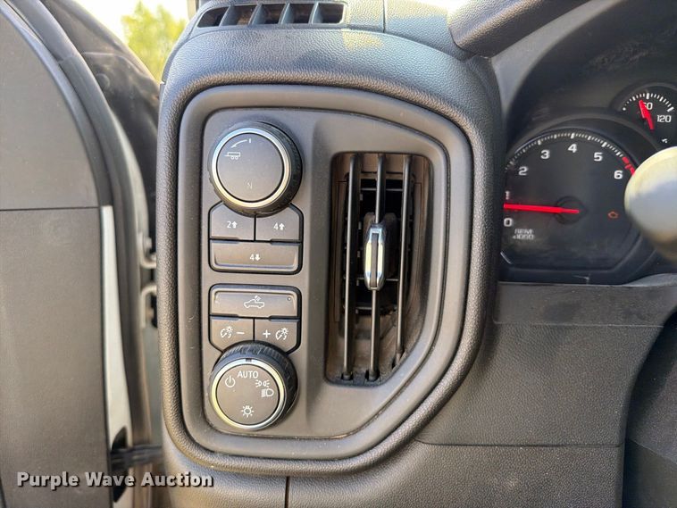 image for item FK5164 2022 Chevrolet Silverado 2500HD Crew Cab pickup truck