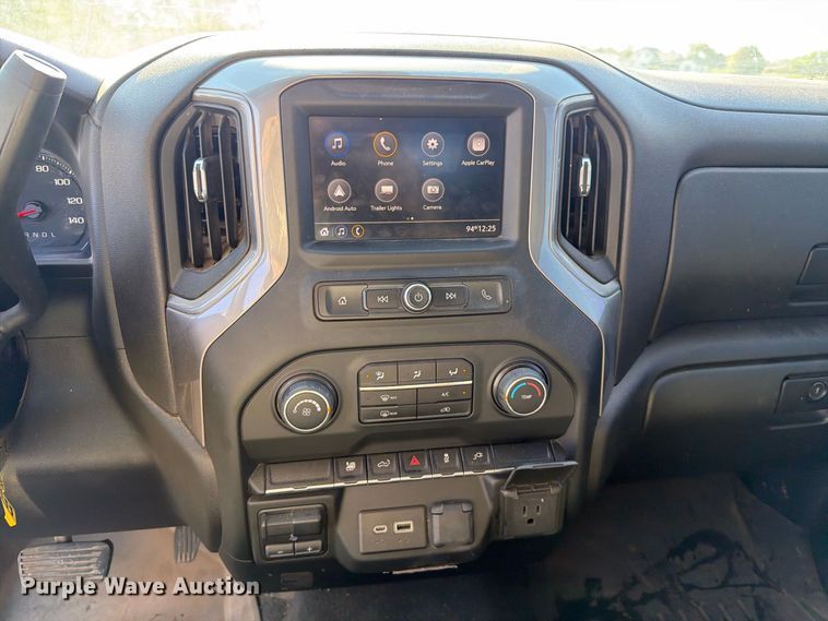 image for item FK5164 2022 Chevrolet Silverado 2500HD Crew Cab pickup truck