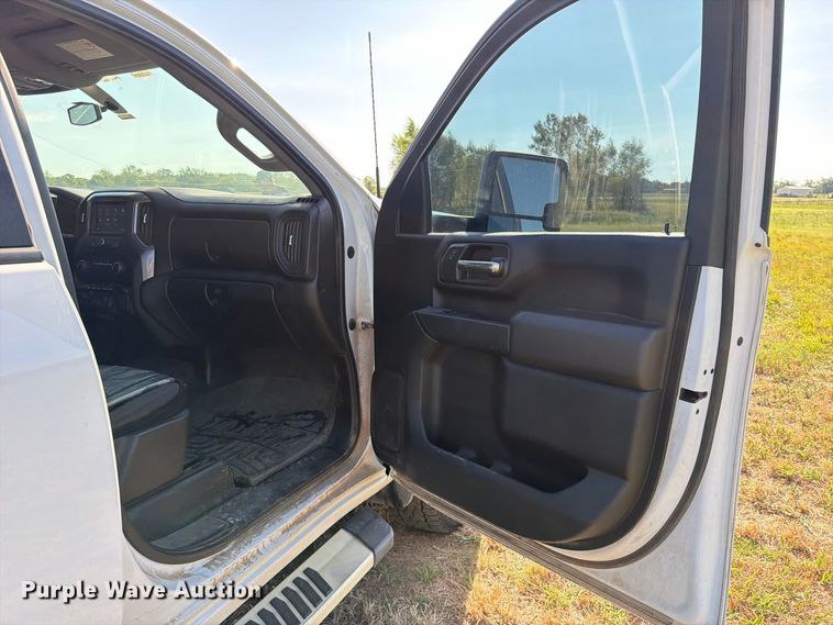 image for item FK5164 2022 Chevrolet Silverado 2500HD Crew Cab pickup truck