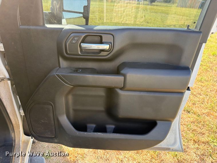 image for item FK5164 2022 Chevrolet Silverado 2500HD Crew Cab pickup truck