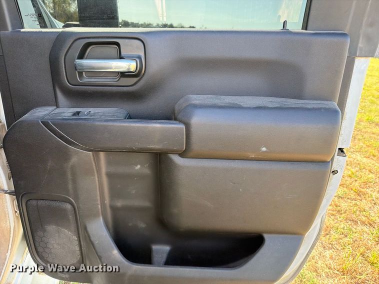 image for item FK5164 2022 Chevrolet Silverado 2500HD Crew Cab pickup truck