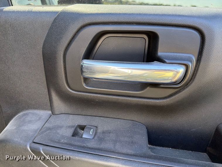 image for item FK5164 2022 Chevrolet Silverado 2500HD Crew Cab pickup truck