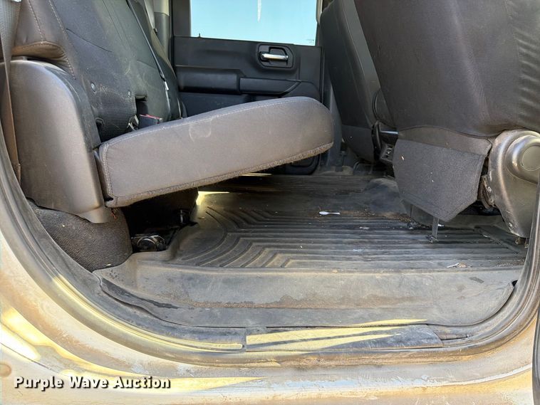 image for item FK5164 2022 Chevrolet Silverado 2500HD Crew Cab pickup truck