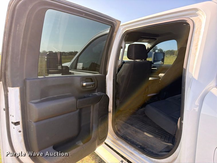image for item FK5164 2022 Chevrolet Silverado 2500HD Crew Cab pickup truck