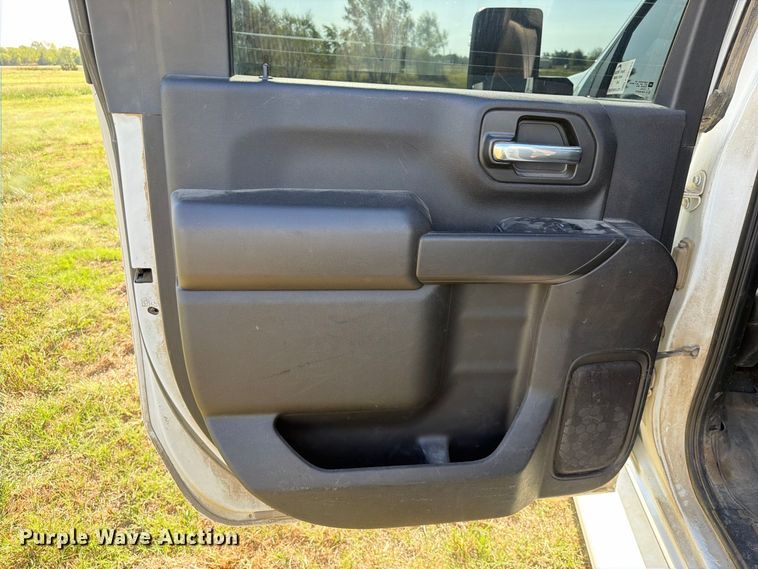 image for item FK5164 2022 Chevrolet Silverado 2500HD Crew Cab pickup truck
