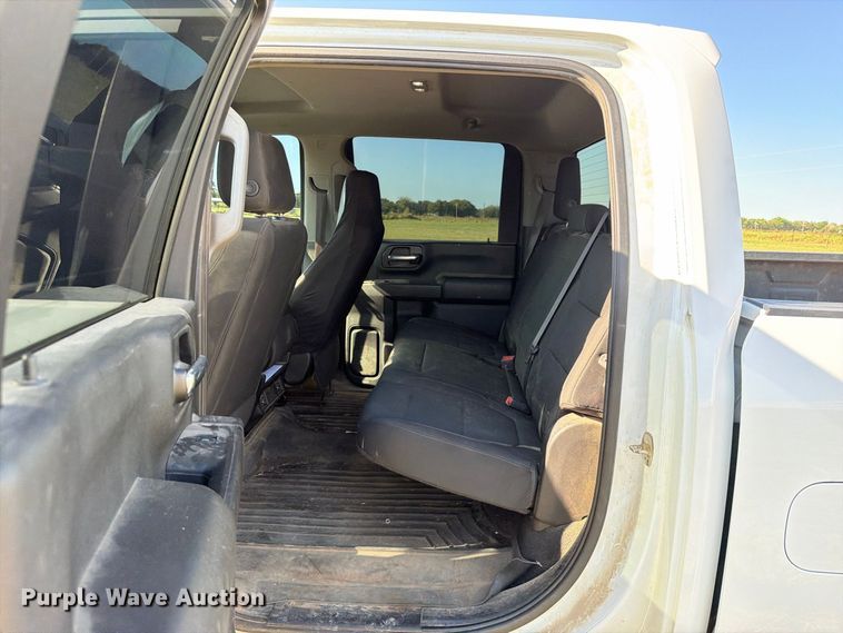 image for item FK5164 2022 Chevrolet Silverado 2500HD Crew Cab pickup truck