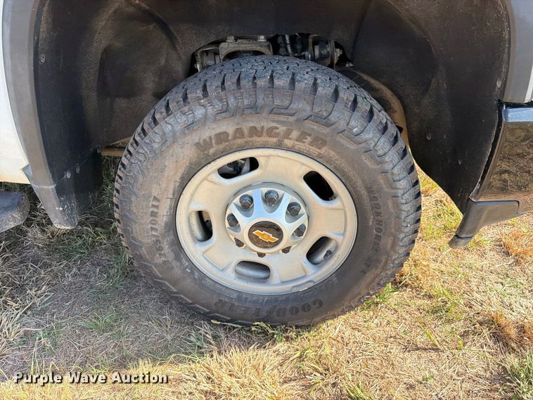 image for item FK5164 2022 Chevrolet Silverado 2500HD Crew Cab pickup truck