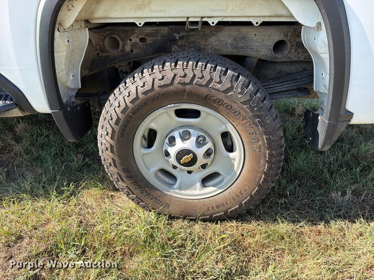 image for item FK5164 2022 Chevrolet Silverado 2500HD Crew Cab pickup truck