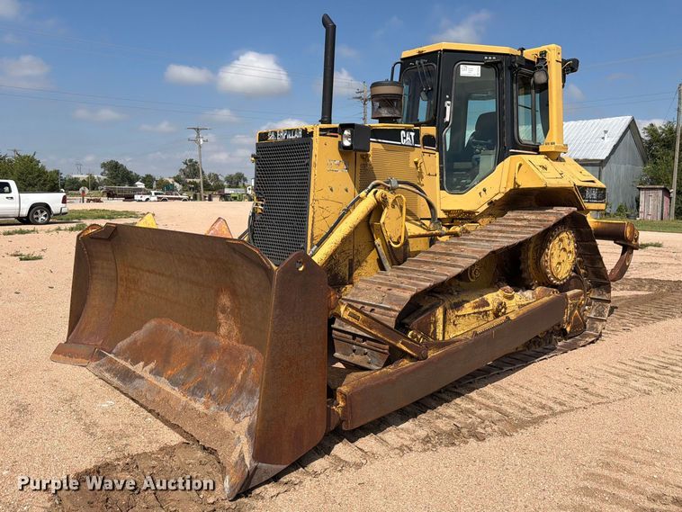 image for item FM7643 1998 Caterpillar D6M XL dozer