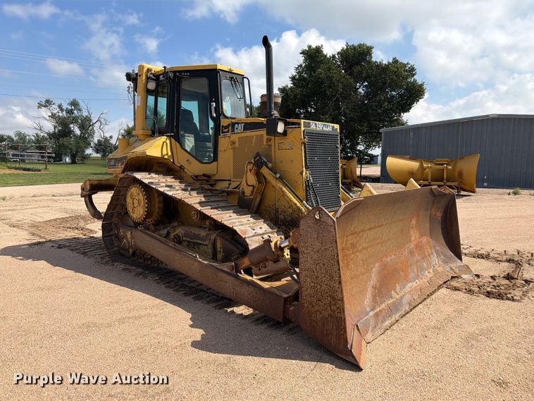 image for item FM7643 1998 Caterpillar D6M XL dozer