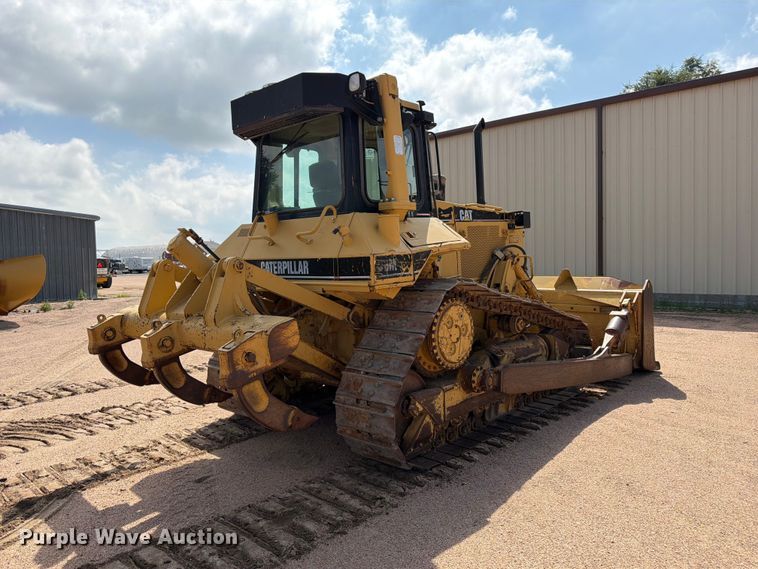 image for item FM7643 1998 Caterpillar D6M XL dozer
