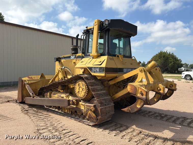 image for item FM7643 1998 Caterpillar D6M XL dozer