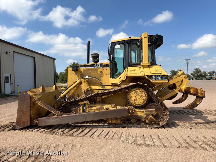 image for item FM7643 1998 Caterpillar D6M XL dozer