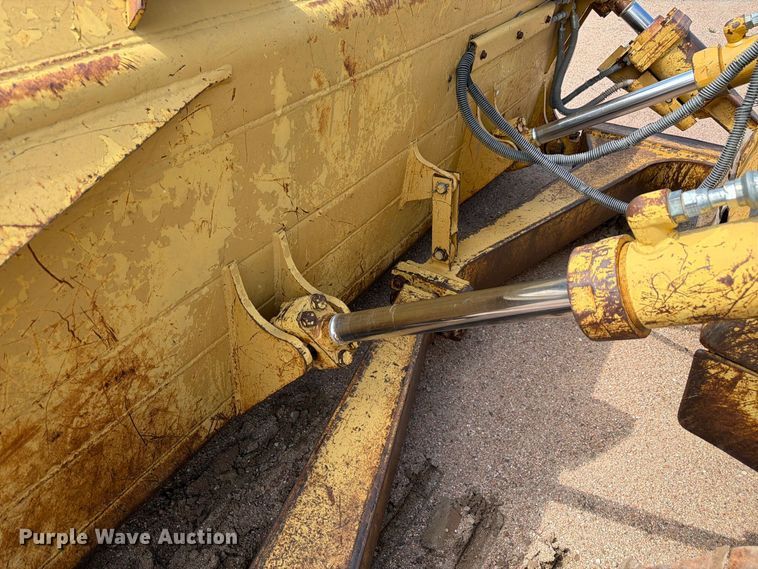 image for item FM7643 1998 Caterpillar D6M XL dozer