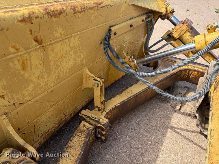 image for item FM7643 1998 Caterpillar D6M XL dozer