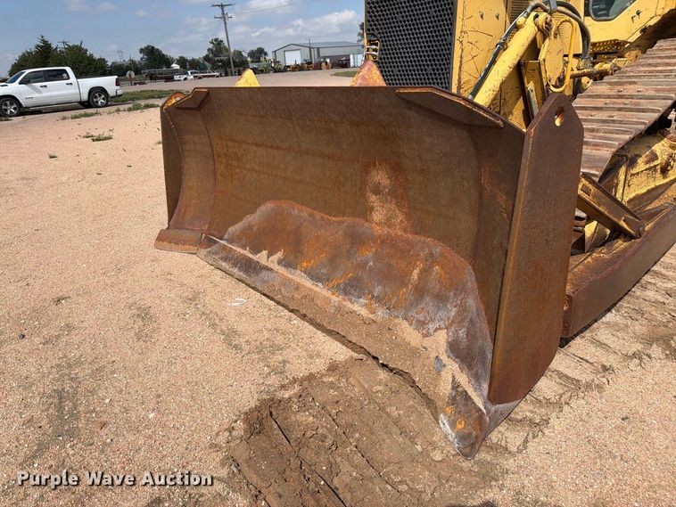 image for item FM7643 1998 Caterpillar D6M XL dozer