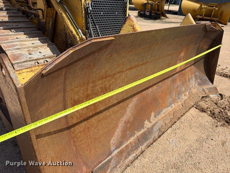image for item FM7643 1998 Caterpillar D6M XL dozer