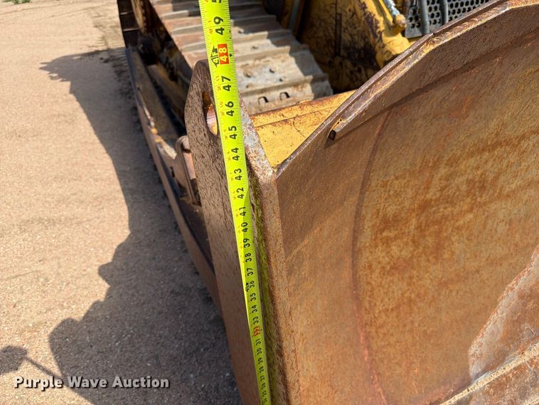 image for item FM7643 1998 Caterpillar D6M XL dozer