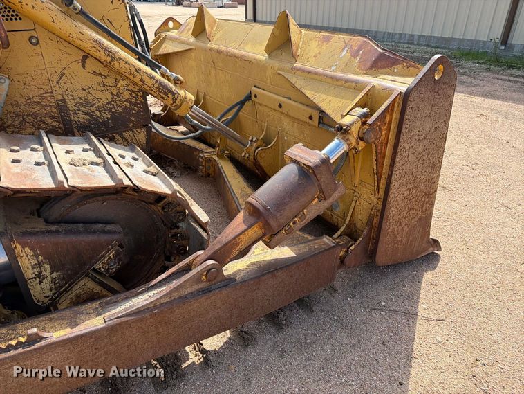 image for item FM7643 1998 Caterpillar D6M XL dozer
