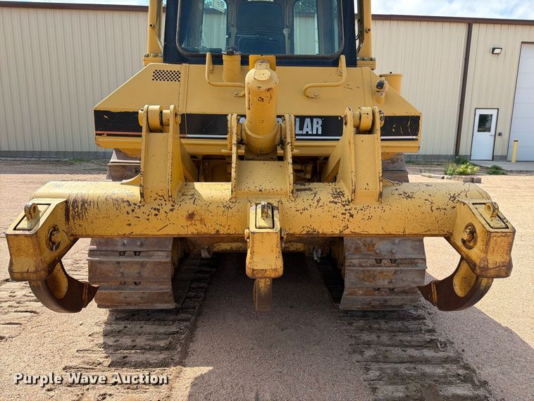 image for item FM7643 1998 Caterpillar D6M XL dozer
