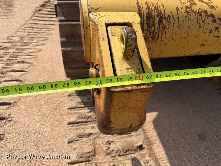 image for item FM7643 1998 Caterpillar D6M XL dozer
