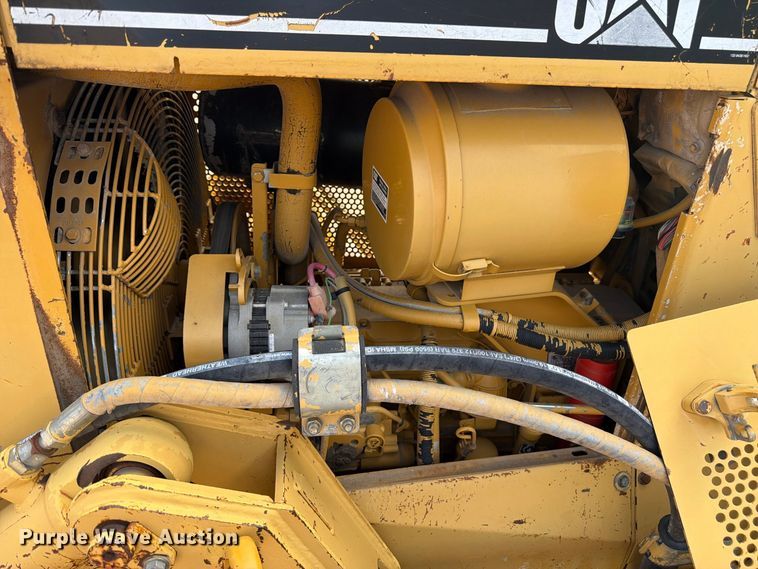image for item FM7643 1998 Caterpillar D6M XL dozer