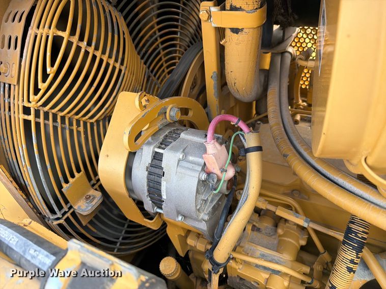 image for item FM7643 1998 Caterpillar D6M XL dozer