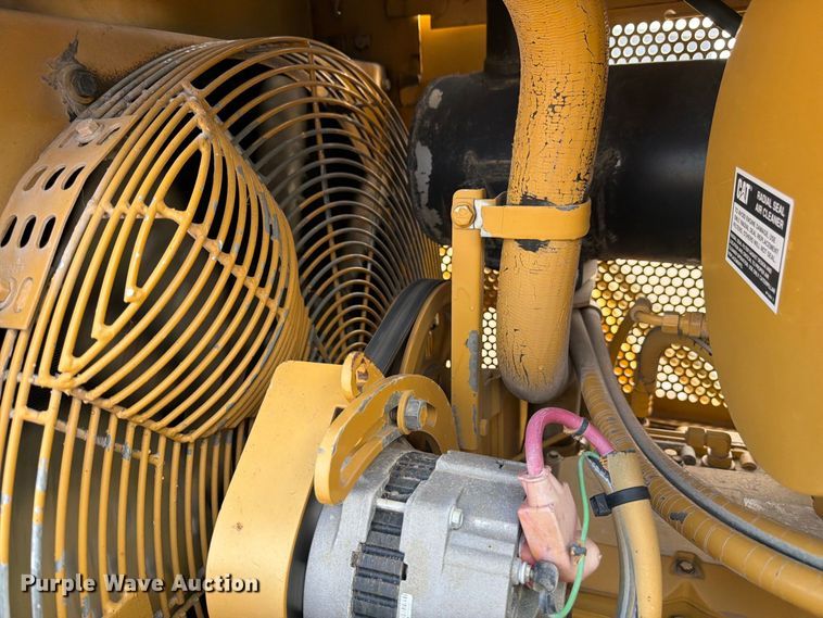image for item FM7643 1998 Caterpillar D6M XL dozer