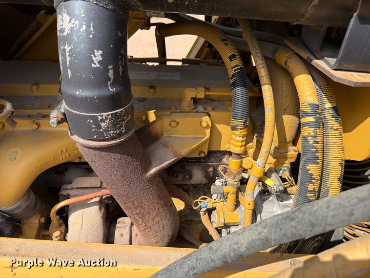 image for item FM7643 1998 Caterpillar D6M XL dozer