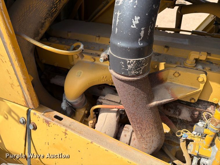 image for item FM7643 1998 Caterpillar D6M XL dozer