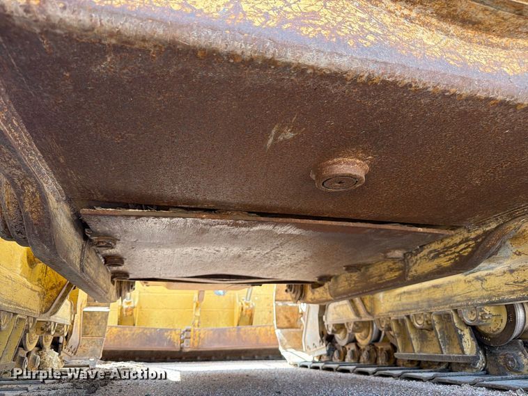 image for item FM7643 1998 Caterpillar D6M XL dozer
