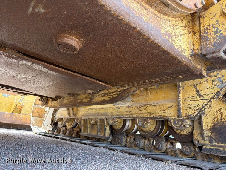 image for item FM7643 1998 Caterpillar D6M XL dozer