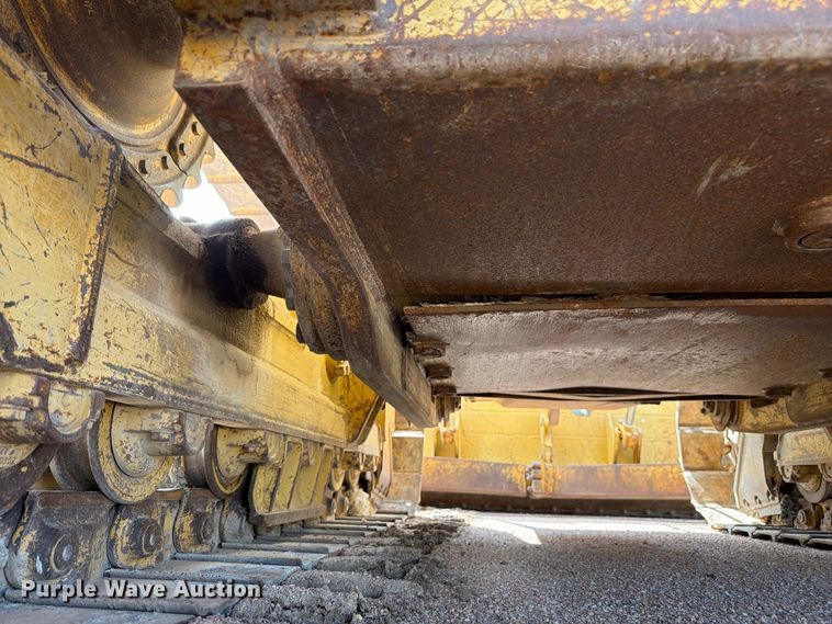 image for item FM7643 1998 Caterpillar D6M XL dozer